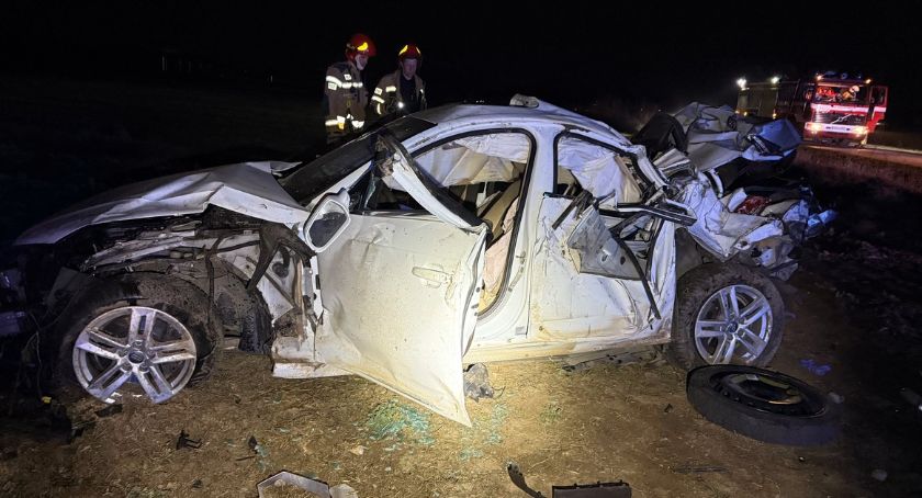 Dachowali pod Brodaczami. Trzy osoby w szpitalu.