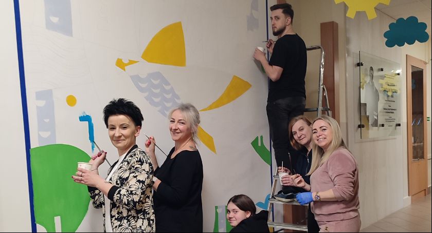 Mural w „Czwórce”. Tak szkolna społeczność uczciła patrona szkoły.