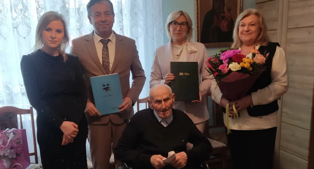 Święta i obchody, Ferdynand Mikołajki skończył - zdjęcie, fotografia