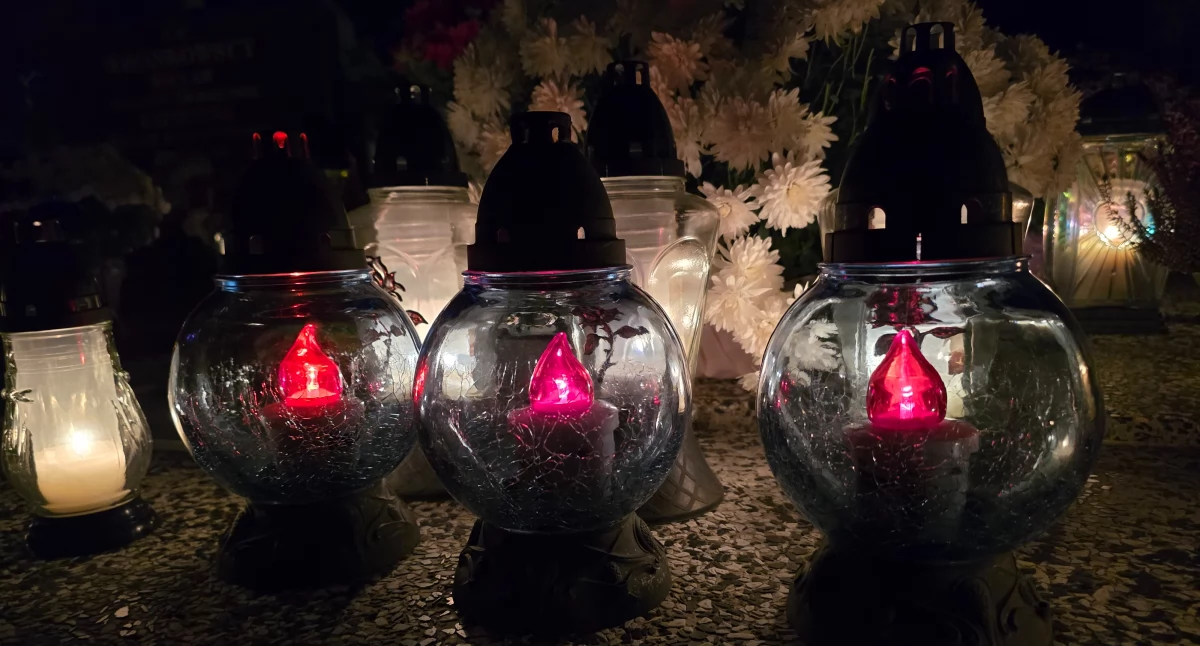 Ludzie, Odeszli grudnia) - zdjęcie, fotografia