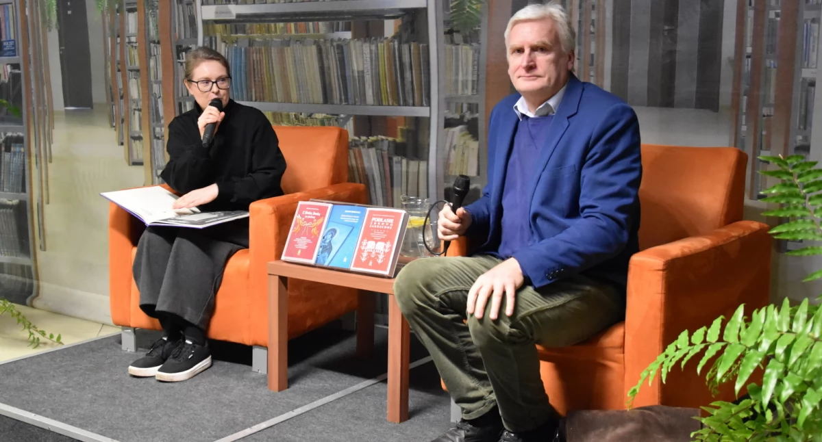 Publikacje - wydawnictwa, Wojciech Koronkiewicz spotkał czytelnikami sokołowskiej książnicy - zdjęcie, fotografia