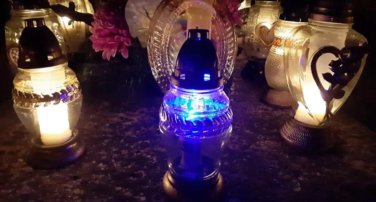 Ludzie, Odeszli marca) - zdjęcie, fotografia