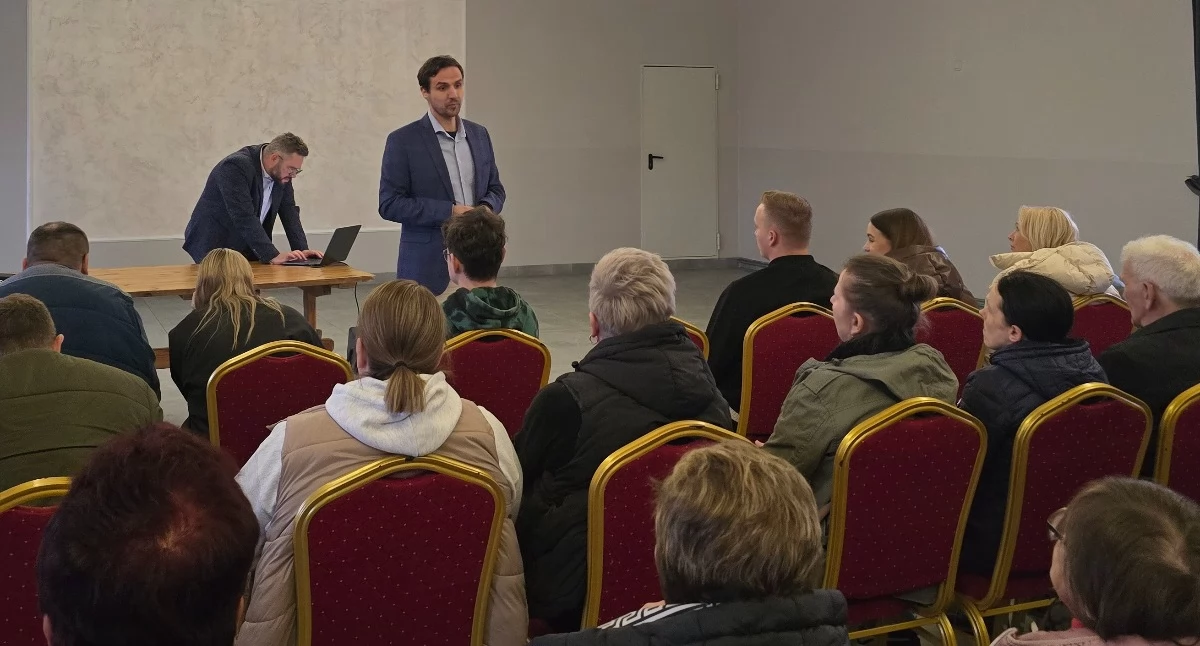 Interwencje i pomoc, Byliśmy Suchodole spotkaniu sprawie wiatraków Emocji zabrakło - zdjęcie, fotografia