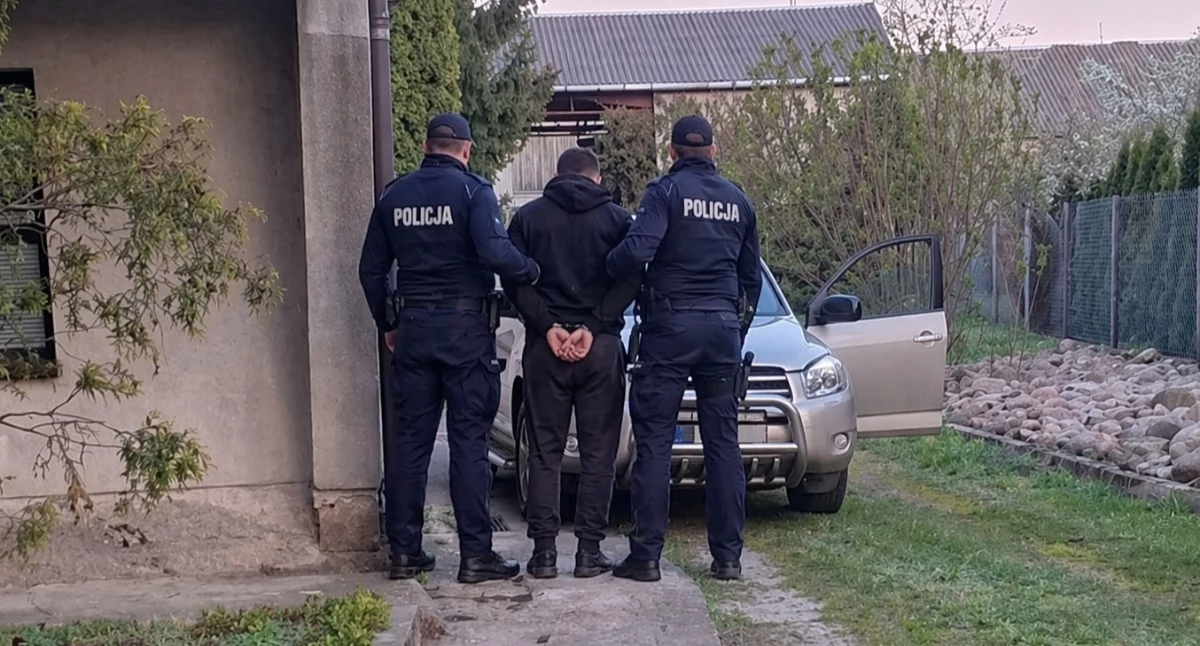 Kronika kryminalna, Policjanci błyskawicznie odzyskali skradzioną Toyotę zatrzymali pijanych złodziei - zdjęcie, fotografia