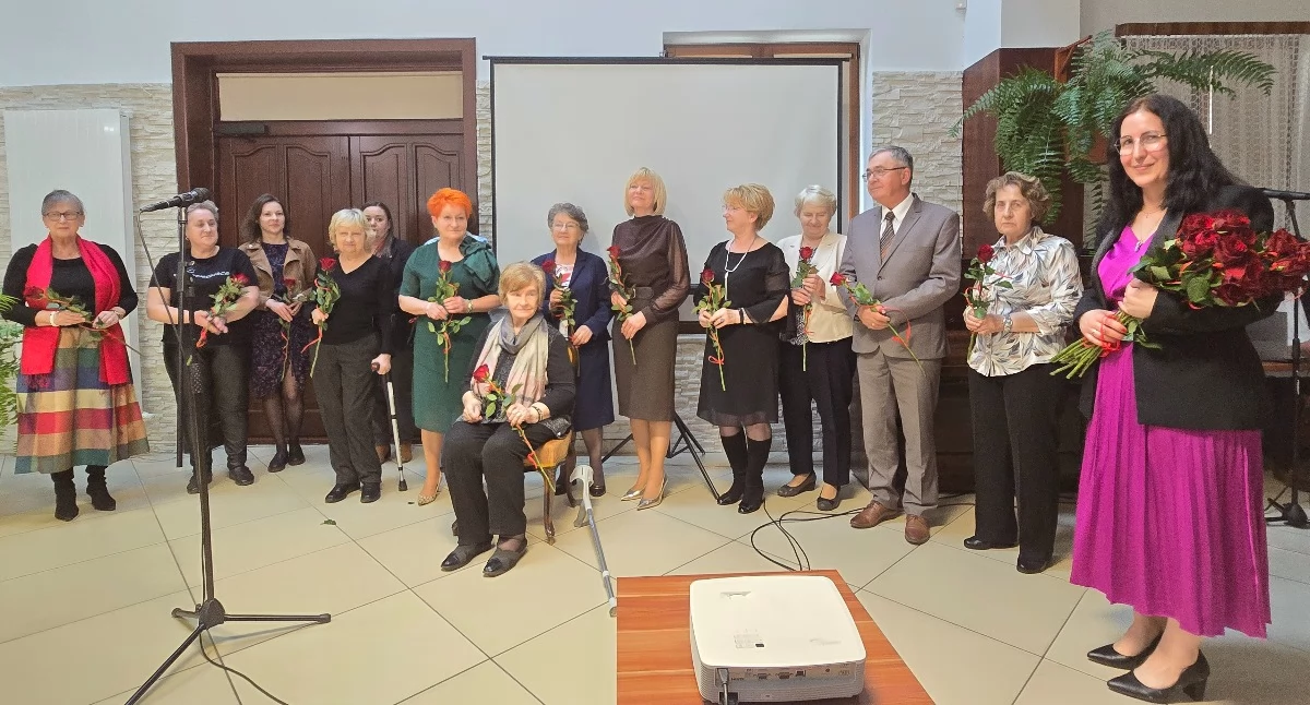Święta i obchody, Miejska Biblioteka świętowała lecie! dojrzałość spotyka nowoczesnością - zdjęcie, fotografia
