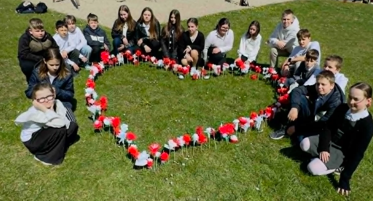 Święta i obchody, Patriotyzm tylko słowa przede wszystkim działania - zdjęcie, fotografia