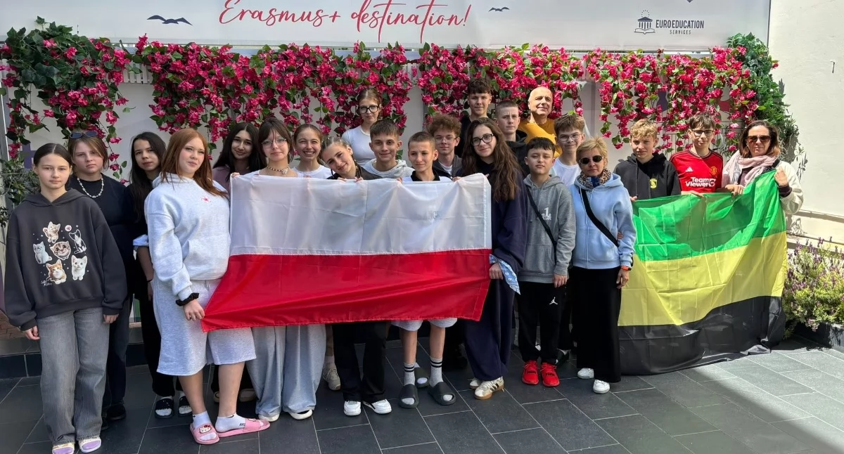 Edukacja, Druga grupa uczniów „Jedynki” wyjechała Grecji - zdjęcie, fotografia