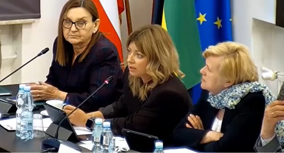 Radni i rady samorządowe, Opłaty śmieci górę Radna Wioleta Strzała Nowakowska upomniała rodziny wielodzietne - zdjęcie, fotografia