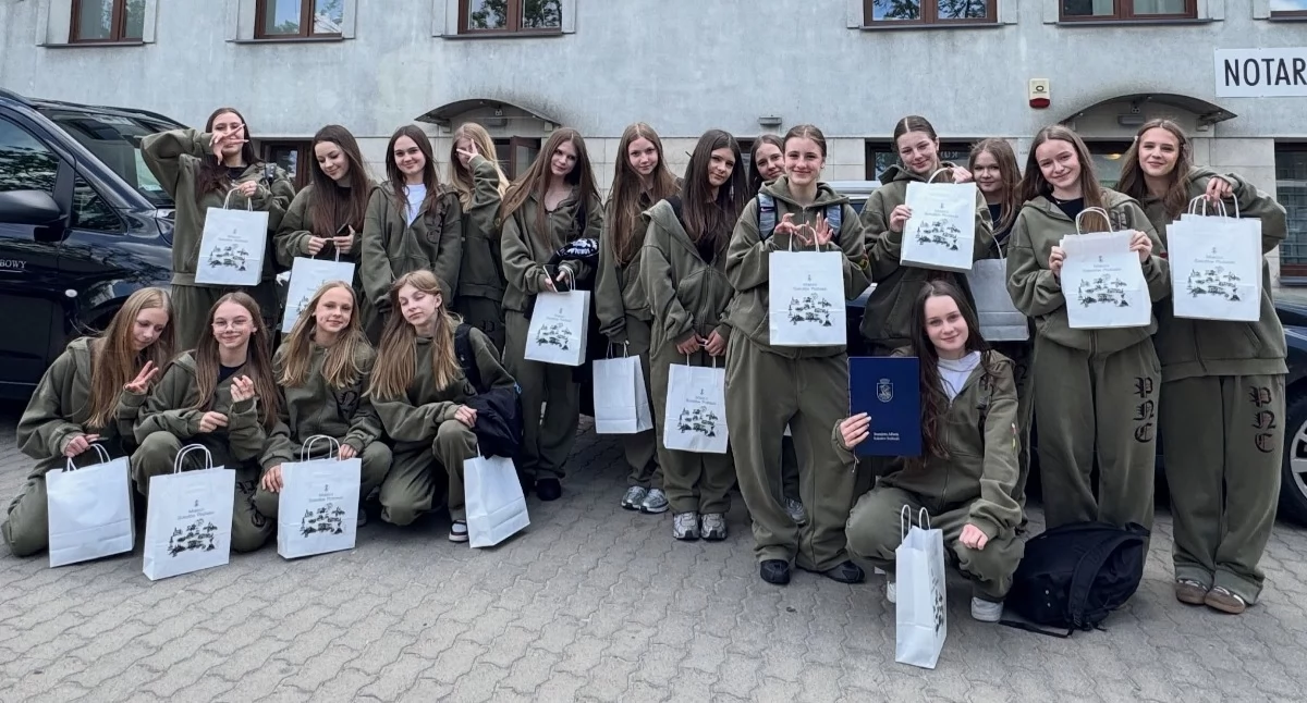 GÓRNE ZDJĘCIE: PNC DANCE STUDIO, DOLNE: UM SOKOŁÓW PODLASKI