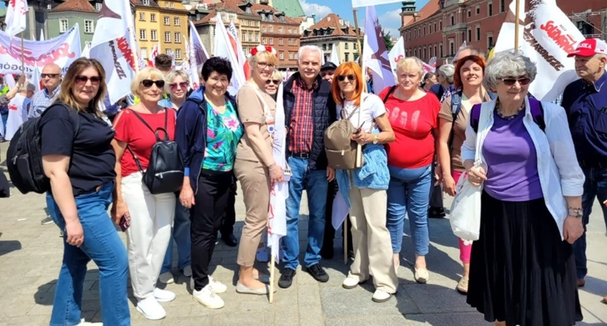 Interwencje i pomoc, Mieszkańcy powiatu sokołowskiego protestowali Warszawie - zdjęcie, fotografia