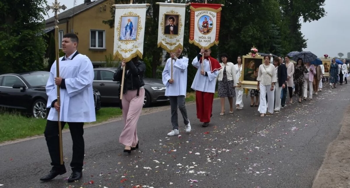 Święta i obchody, Deszczowe Boże Ciało powiecie sokołowskim - zdjęcie, fotografia