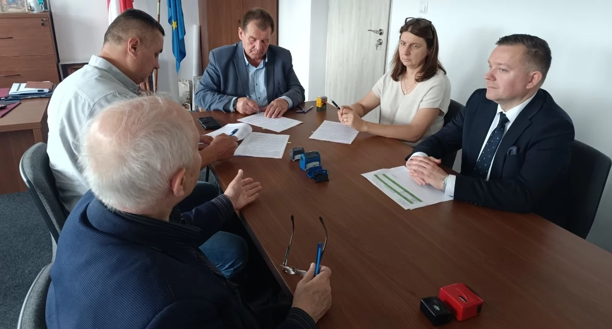 Inwestycje, jesienią mieszkańcy będą mogli cieszyć nowej drogi - zdjęcie, fotografia