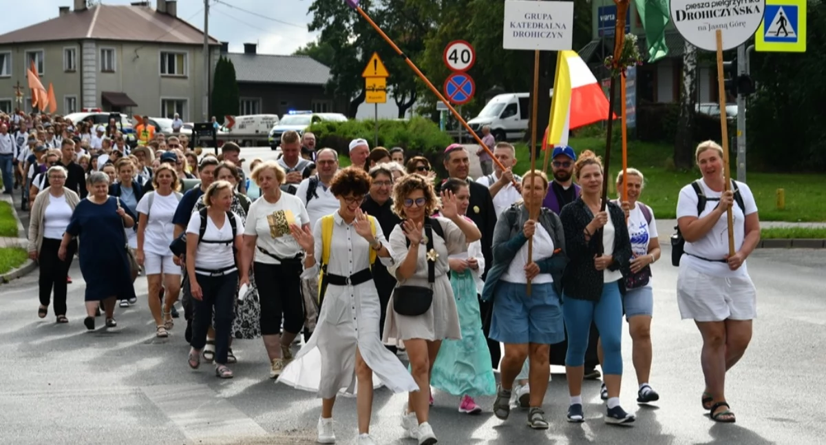 Święta i obchody, Pielgrzymi Sokołowa Podlaskiego drodze Jasną Górę - zdjęcie, fotografia