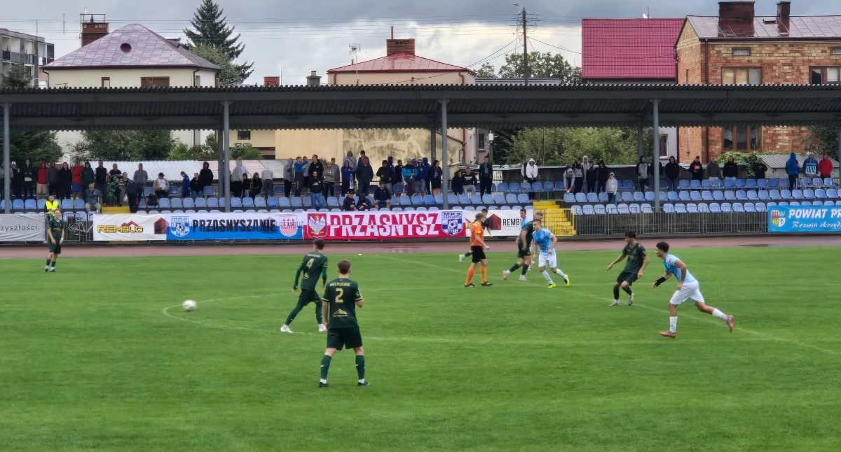 Piłka nożna, Podlasie Sokołów Podlaski wygrało ligowym podium - zdjęcie, fotografia