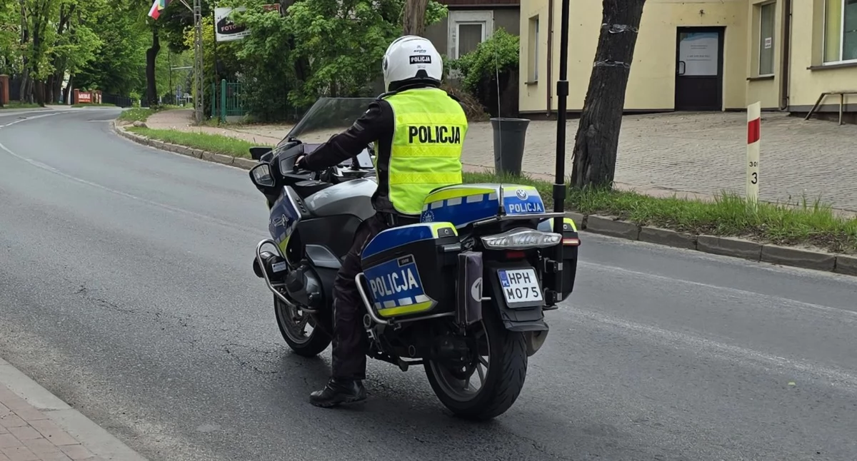 Kronika kryminalna, Pijani kierowcy zatrzymani jeden wpadł zapiął pasów Drugi rowerzysta promila! - zdjęcie, fotografia