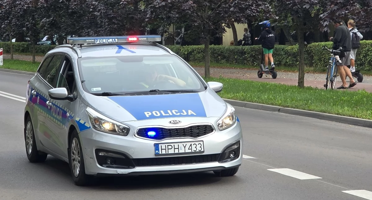 Kronika kryminalna, Nastolatek hulajnodze miał kasku matka zapłaciła mandat - zdjęcie, fotografia