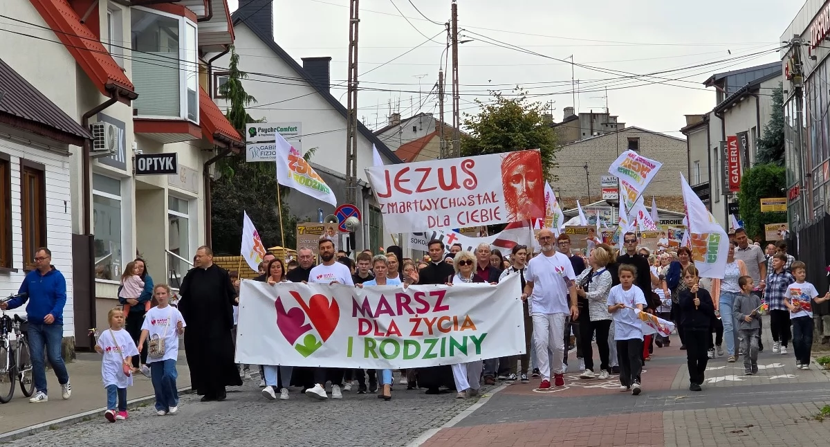 Święta i obchody, Marsz Życia Rodziny przeszedł ulicami Sokołowa Podlaskiego - zdjęcie, fotografia