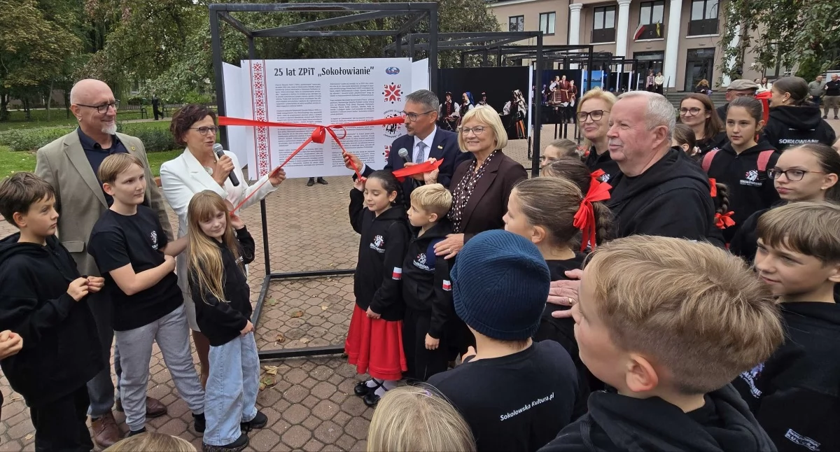 Wystawy, zespołu „Sokołowianie” posadzono Kazimierz otwarto wystawę - zdjęcie, fotografia