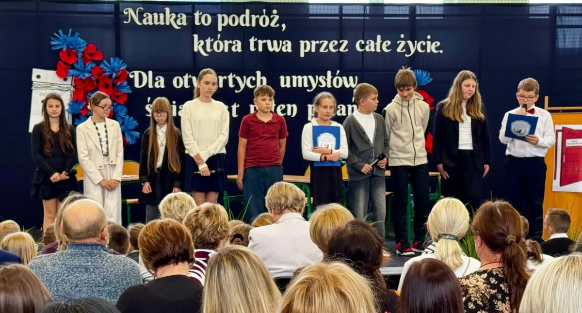 Edukacja, Wspólnie świętowali Zespole Oświatowym Grochowie - zdjęcie, fotografia