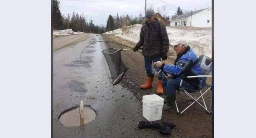 Satyryczne zdjęcie od naszego Czytelnika, który tak widzi powiatowe drogi w gminie Jabłonna Lacka... FOT. INTERNET