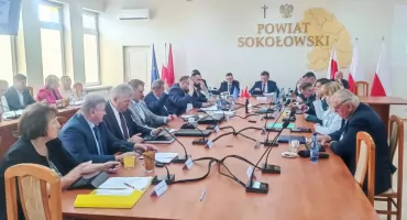 Zarząd powiatu bez wotum zaufania – przewodniczący Jarosław Puścion też chce się poddać ocenie!