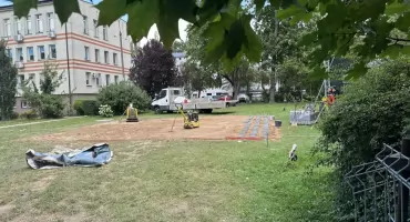 Na Trawniku Coolturalnym będzie parkiet do tańczenia