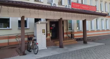 Przed Wydziałem Komunikacji sokołowskiego starostwa stanął urzędomat