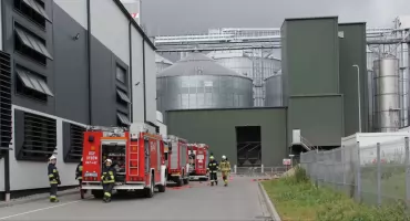 Pożar magazynu i akcja poszukiwawcza – tak ćwiczyli strażacy w Kosowie Lackim