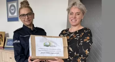Policjanci promują bezpieczeństwo, gmina Repki ich wspiera