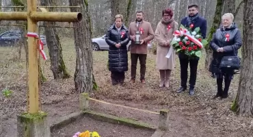 Ceranów odzyskanie niepodległości uczcił w kościele i pod trzema pomnikami