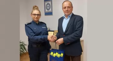 By piesi i rowerzyści świecili odblaskami...