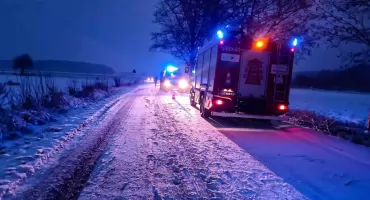 Niedzielny atak zimy w powiecie: trzy osoby trafiły do szpitala