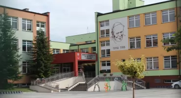 Zaglądamy do sąsiadów. Jak wyglądają koszty utrzymania oświaty w Węgrowie.