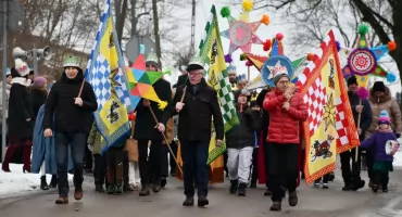 Trzy parafie na Orszaku Trzech Króli i wielkie kolędowanie w Sterdyni