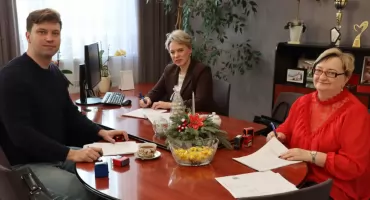 Gmina Repki sfinansuje prace w szkole w Wyrozębach-Podawcach