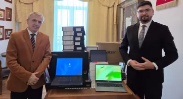 Uczniowie z Ceranowa mają nowe laptopy i tablety