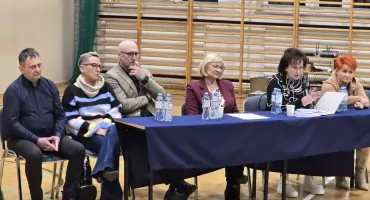 Rodzice z „Trójki” w obronie szkoły. Dyskutowali o reorganizacji oświaty z władzami miasta.