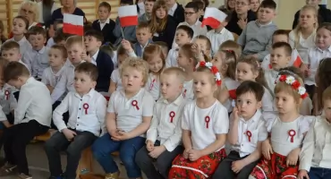 Wolność, Duma, Przyszłość – tak w szkole uczcili święto Konstytucji 3 Maja