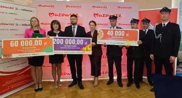 2,1 mln zł dla samorządów z powiatu sokołowskiego. Umowy podpisano w Ceranowie