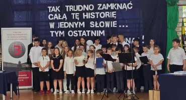 Ostatni dzwonek w sokołowskiej „Trójce”. Szkoła znika z oświatowej mapy miasta.