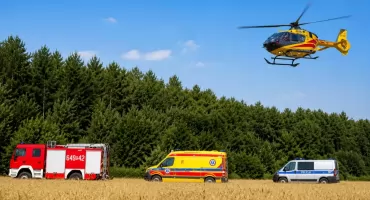 27-latek skoczył na główkę na żwirowni w Kutyskach. Zabrał go śmigłowiec LPR...