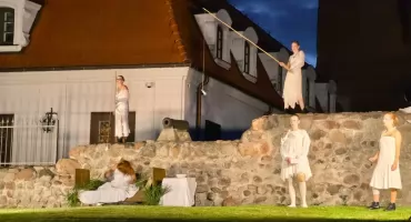 Zamek w Liwie stolicą teatru – IV Festiwal Teatralny w plenerze zakończony sukcesem
