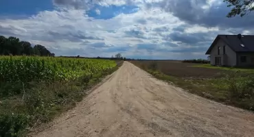 Ta droga o długości ponad 2 kilometrów doczeka się asfaltu!