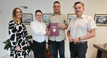 Mocno zniszczona droga powiatowa doczekała się remontu...
