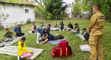Przenieśli się w czasy II wojny światowej i przećwiczyli udzielanie pierwszej pomocy