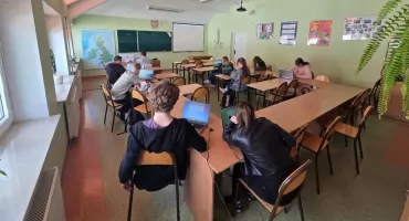 Ponad 100 laptopów i tabletów trafiło do szkół dzięki KPO