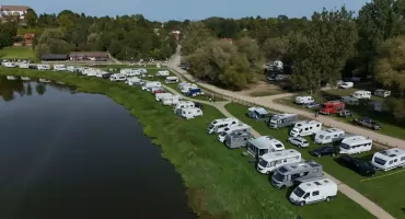 Zapraszamy na IV Nadbużański Zlot Caravaningowy – trzy dni nad Bugiem, pełne przygód, smaków i dobrej atmosfery