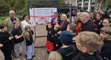 25 lat zespołu „Sokołowianie”: posadzono dąb Jan Kazimierz i otwarto wystawę