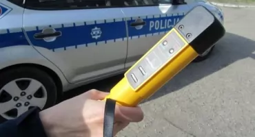 Jeden miał dwa promile, drugi trzy. Obaj jechali jednośladami, gdy zatrzymała ich policja.