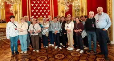 Seniorzy z gminy Sabnie korzystają z uroków złotej jesieni!